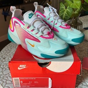 Women’s Nike Zoom 2k size 6